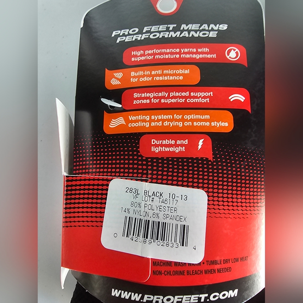 2 Pair Performance Socks - Picture 3 of 5